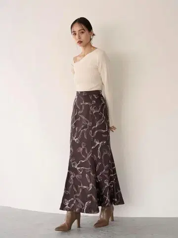 스나이델 리본 프린트 머메이드 스커트 SNIDEL