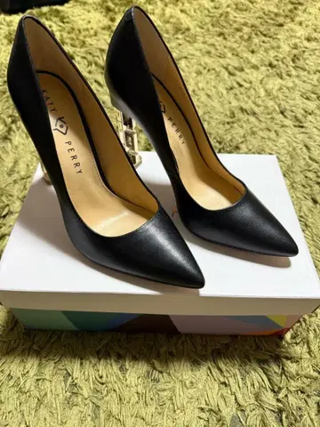 Katy Perry 블랙 하이힐 스틸레토