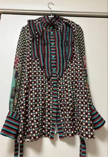 DOUCAN 프릴 셔츠 M