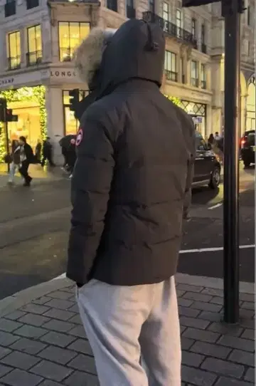 Canada Goose 블랙 다운 자켓