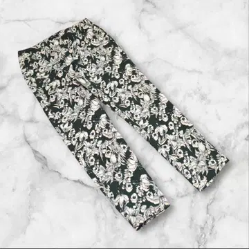 [ 맥스앤코 ] ( 38 ) 테이퍼드 팬츠 올 패턴 플로럴 패턴 타이트