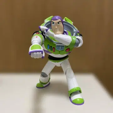 버즈 라이트이어 피규어