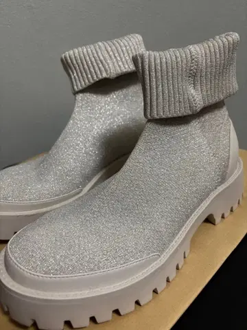 실버 글리터 통굽 부츠 23.5cm