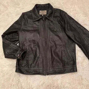 블랙 가죽 자켓 화이트 스티치가 귀여운 자켓