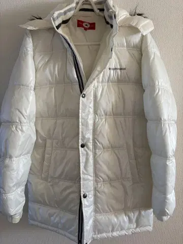 CONVERSE 화이트 충전솜 다운 자켓