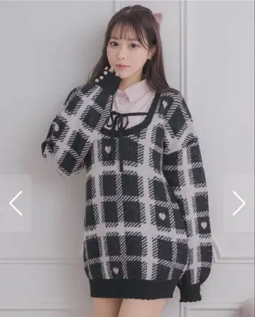 pium 하트 체크 레이어드 니트 원피스 블랙