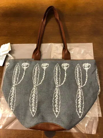 미나 페르호넨 포카치아 백 소가죽