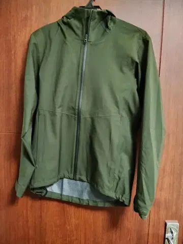 유니클로 블록 테크 후드티 s