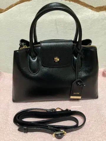 페르케 perche 블랙 플랩 토트 가죽