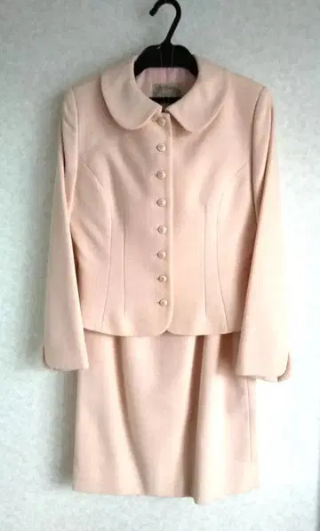 VIVID 귀여운 핑크색 수트