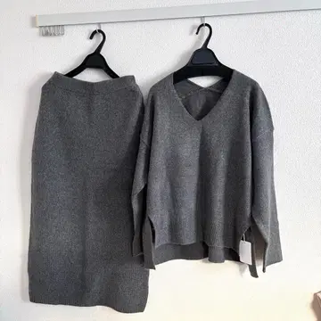 새상품 Apuweiser-riche 아푸와이저 리셰 스웨터와 스커트