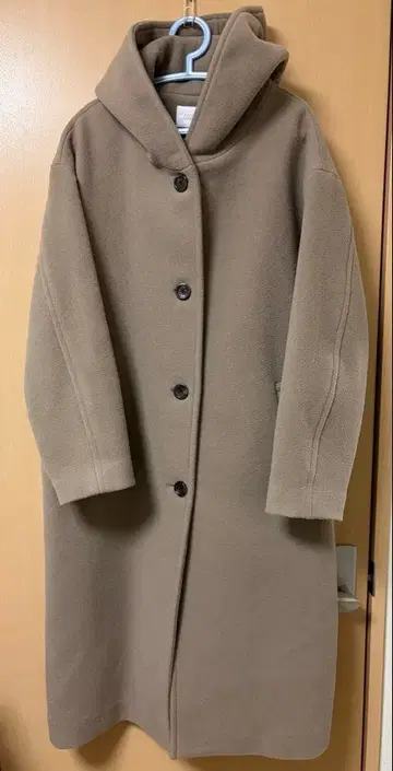 LOWRYS FARM 메리노 후드 롱 코트