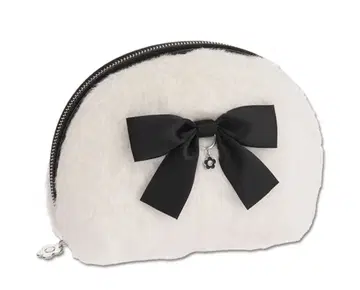 [ 새상품 ] MARY QUANT 퍼 리본 라운드 파우치L 화이트