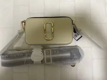 마크 제이콥스 크림 숄더백