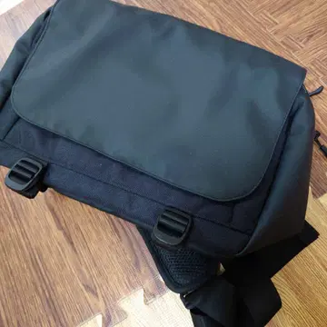 TRIDEAL 블랙 숄더백