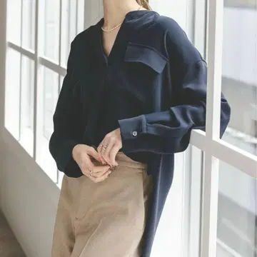 새상품급 NOBLE(노블) 워크 디테일 드레이프 셔츠 네이비