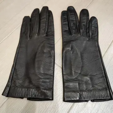 셀모네타 이탈리아제 블랙 가죽 장갑 S 사이즈