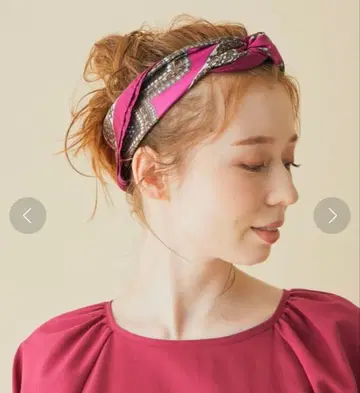 로페 마드모 빈티지풍 핑크 실크 스카프