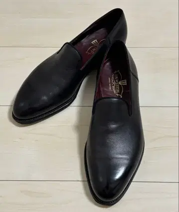 J.M. Weston 블랙 슬립온 (홀컷)