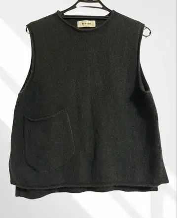 [ tumugu: (츠무구) ] 베스트 울야크 스트레치 니트 블랙