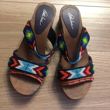 Patricia 비즈 장식 웨지힐 샌들