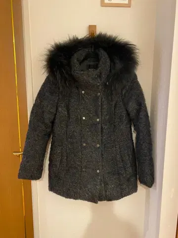 BOSCH 퍼 달린 그레이 다운 자켓