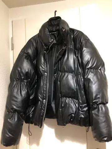 ZARA 합성 피혁 블랙 다운 자켓 S