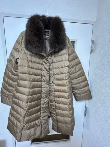 레리안 베이지 퍼 달린 다운 코트