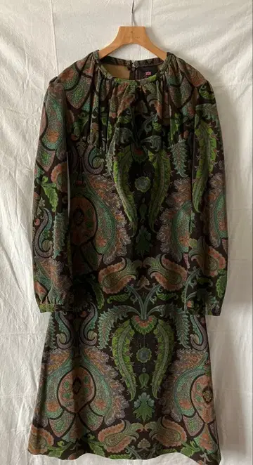 야스에카터 페이즐리 드레스