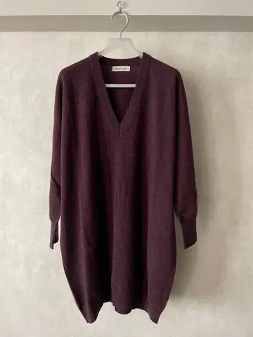 ilian loeb (일리안 로브) V넥 니트 튜닉 버건디