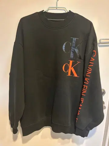 CALVIN KLEIN JEANS 블랙 맨투맨 M