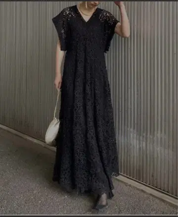 MEDI 2WAY FLARE CHEMICAL LACE DRESS