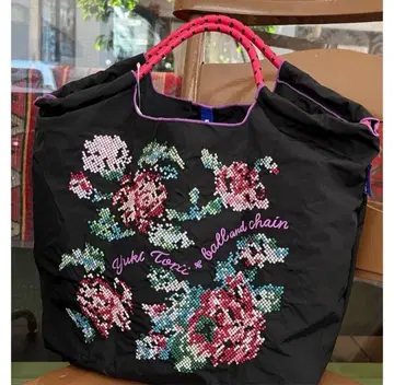 Yuki Tori 꽃무늬 에코백 블랙