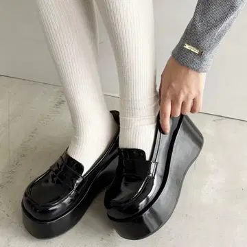 [ 미사용 새상품 ] NICE CLAUP 마이너스 3키로 보임 로퍼