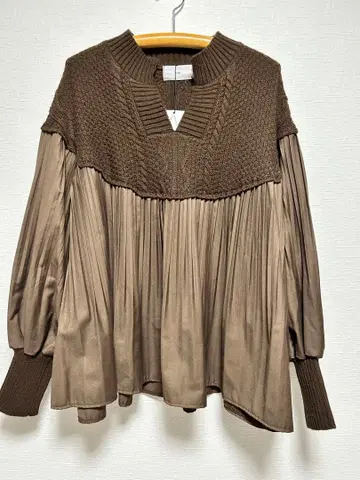 Vin 야마다야 브라운 긴팔 니트 상의