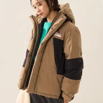 FIRST DOWN x FREAK'S STORE 패널 숏 다운