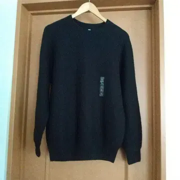 UNIQLO 3D 크루넥 남성용 스웨터 L 사이즈 블랙