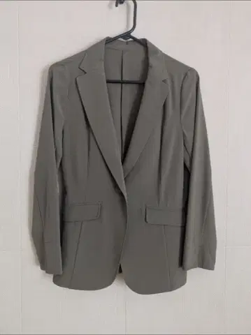 미사용 새상품 아르유 RU 마루이 테일러드 자켓 카키 M