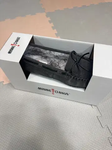 MINNETONKA 블랙 모카신