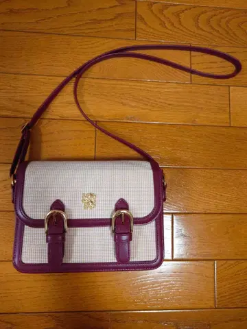 화이트/퍼플 체크 무늬 숄더백