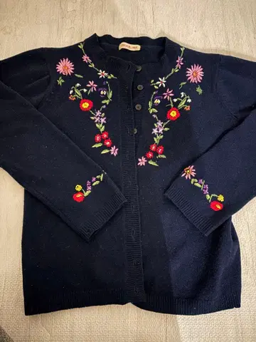 네이비 꽃무늬 자수 가디건