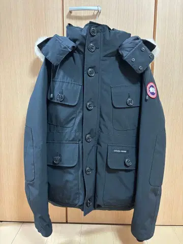 CANADA GOOSE 블랙 다운 자켓 MM