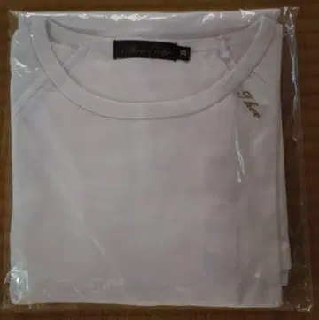 새상품 Thee Trio 자수 7부 소매 래글런 티셔츠 미사용