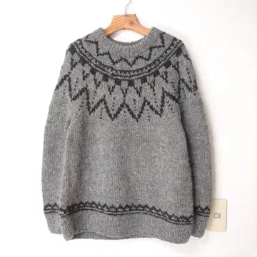 그레이 노르딕 무늬 스웨터