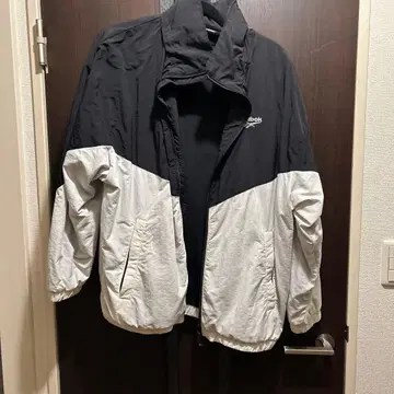 Reebok 나일론 자켓 블랙/화이트