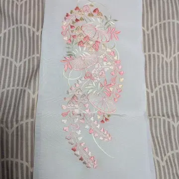 꽃무늬 자수 장식용 깃 핑크 계열 등나무