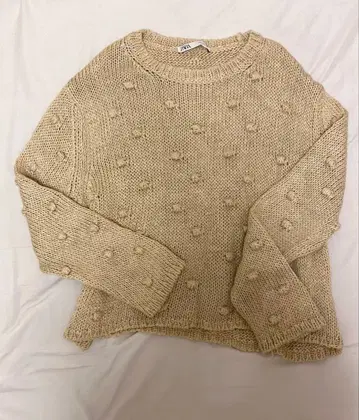 베이지 폼폼 니트 스웨터 긴팔