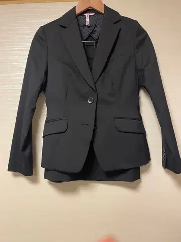 블랙 싱글 버튼 자켓