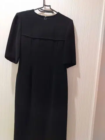 블랙 7부 소매 울 원피스