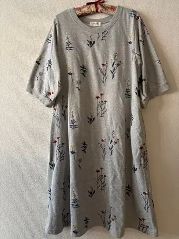 새상품급 슈퍼 하카 빅 사이즈 꽃무늬 자수 A라인 원피스